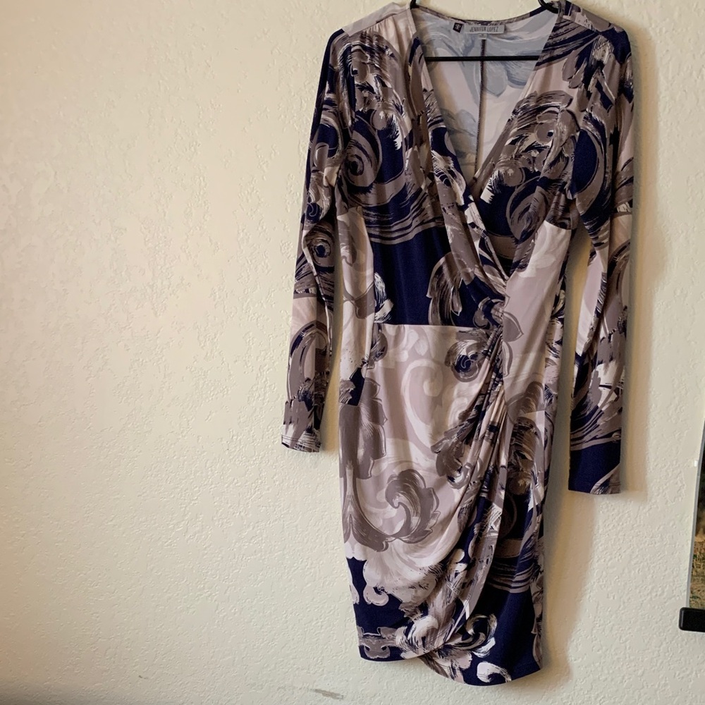 🛍️Jennifer Lopez Navy and Beige Long Sleeve Wrap Dress
